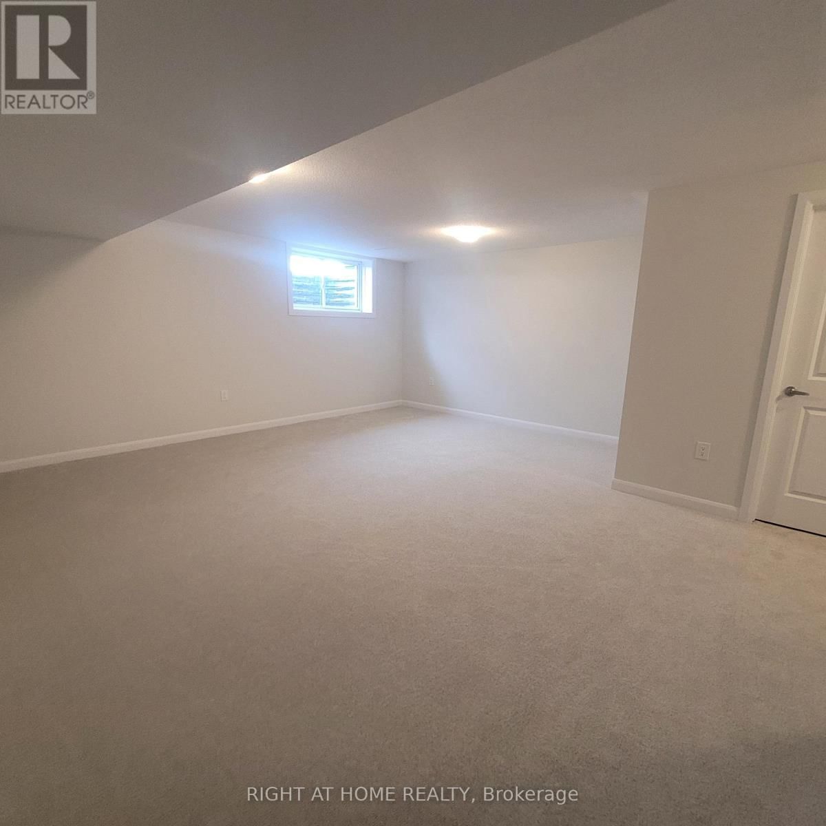 239 ELSIE MACGILL WALK Image 18