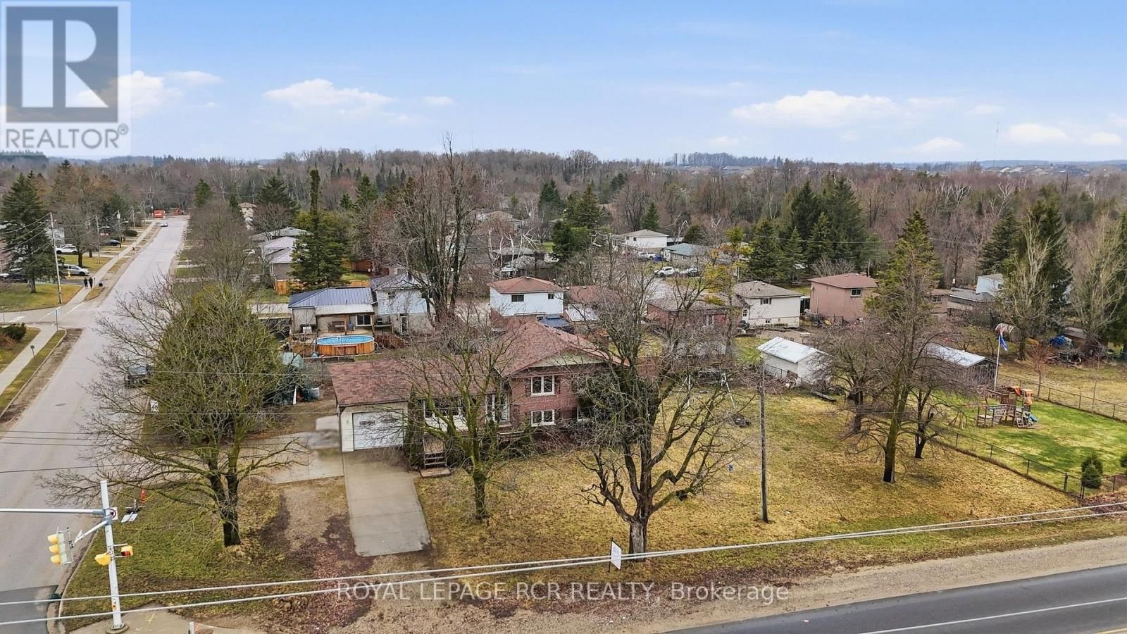 704 OWEN SOUND STREET Image 2