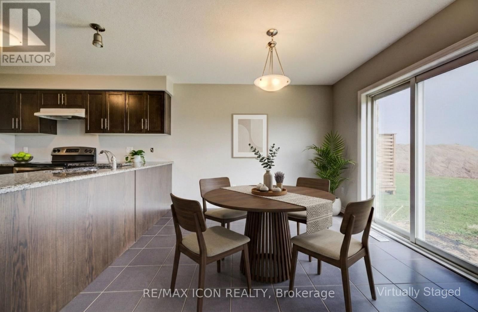 1360 CAEN AVENUE Image 10