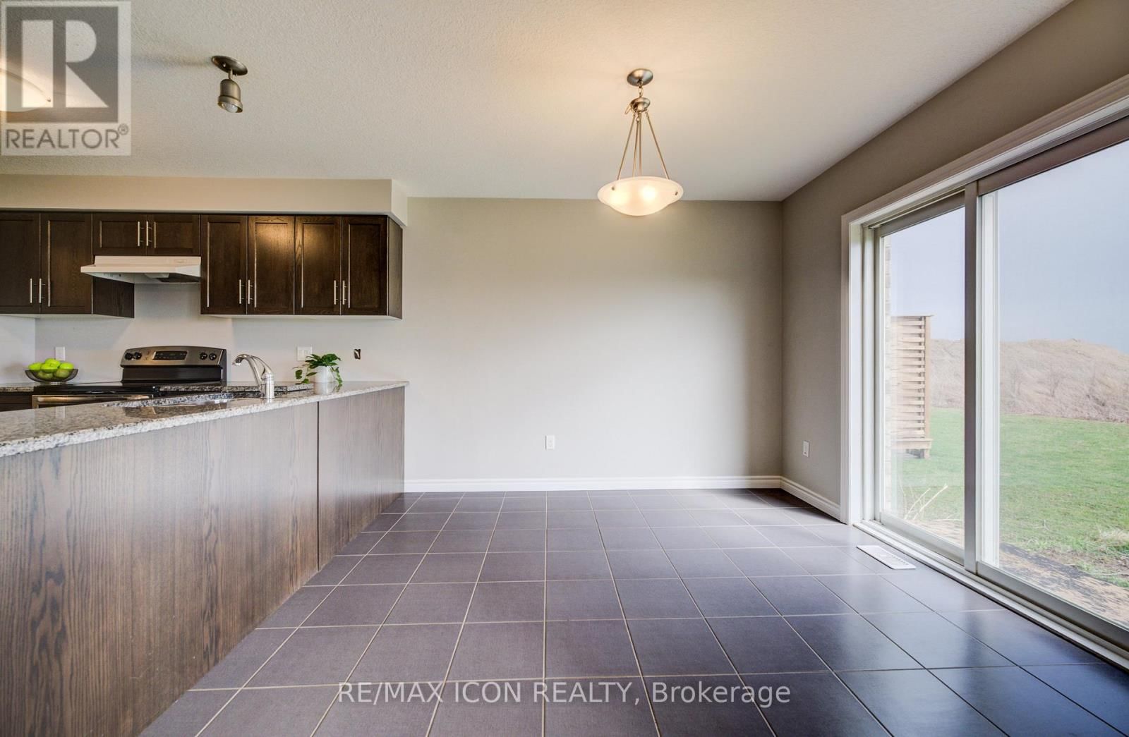 1360 CAEN AVENUE Image 11