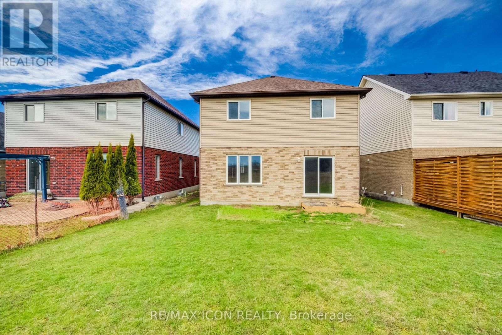 1360 CAEN AVENUE Image 32