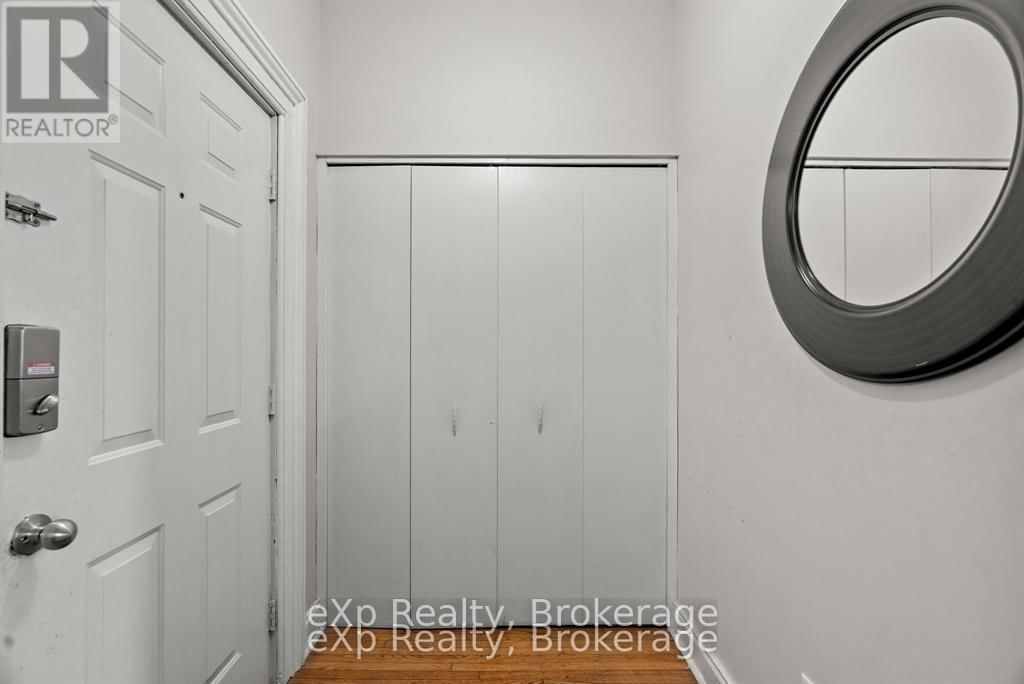 100 DOWNIE STREET Image 4