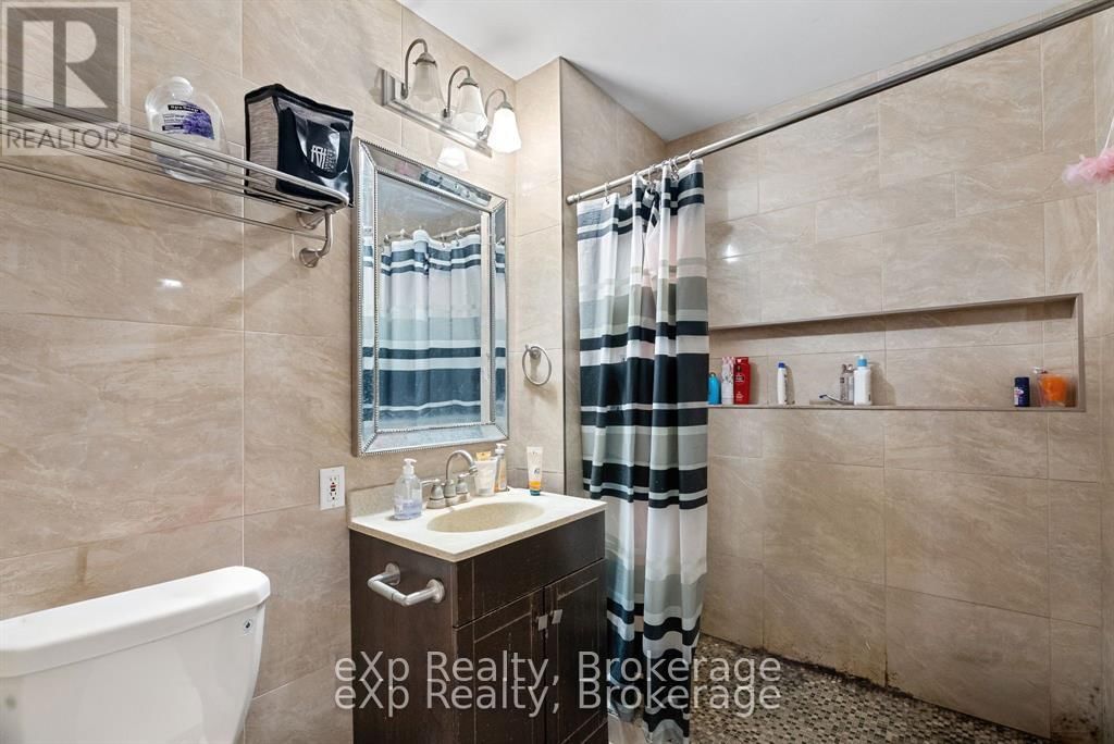 100 DOWNIE STREET Image 8