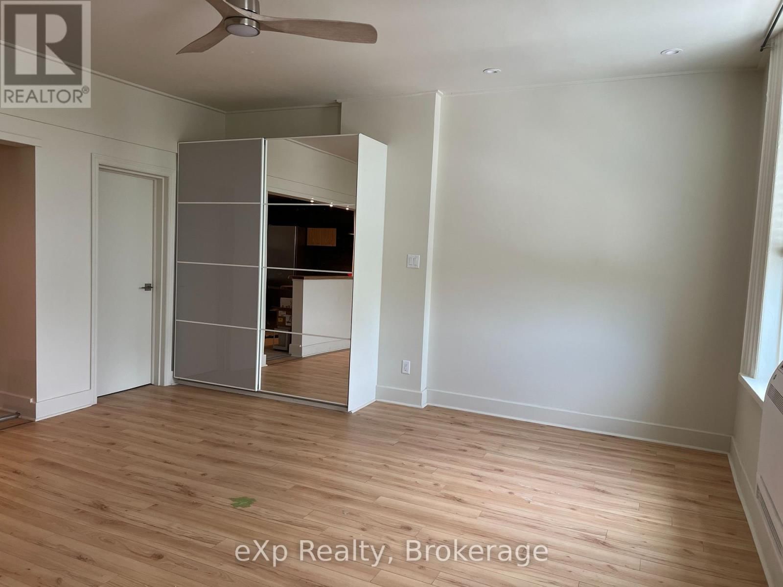 6 - 24 WELLINGTON STREET Image 5