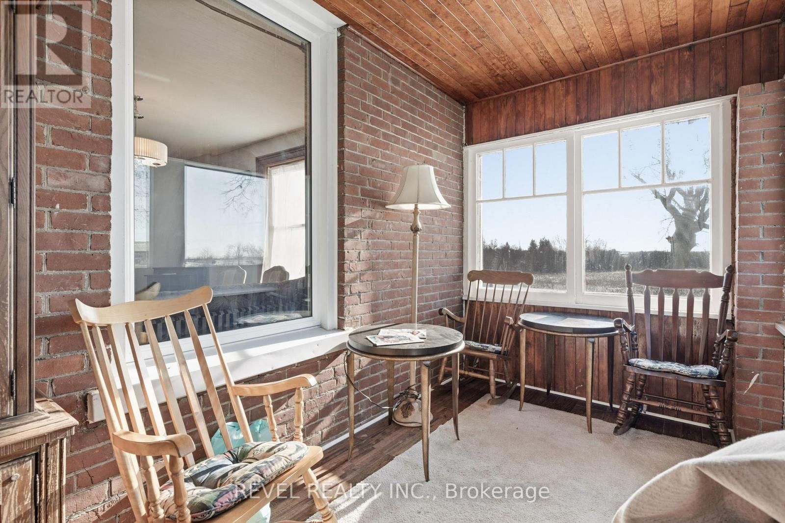 1804 STURGEON ROAD Image 25