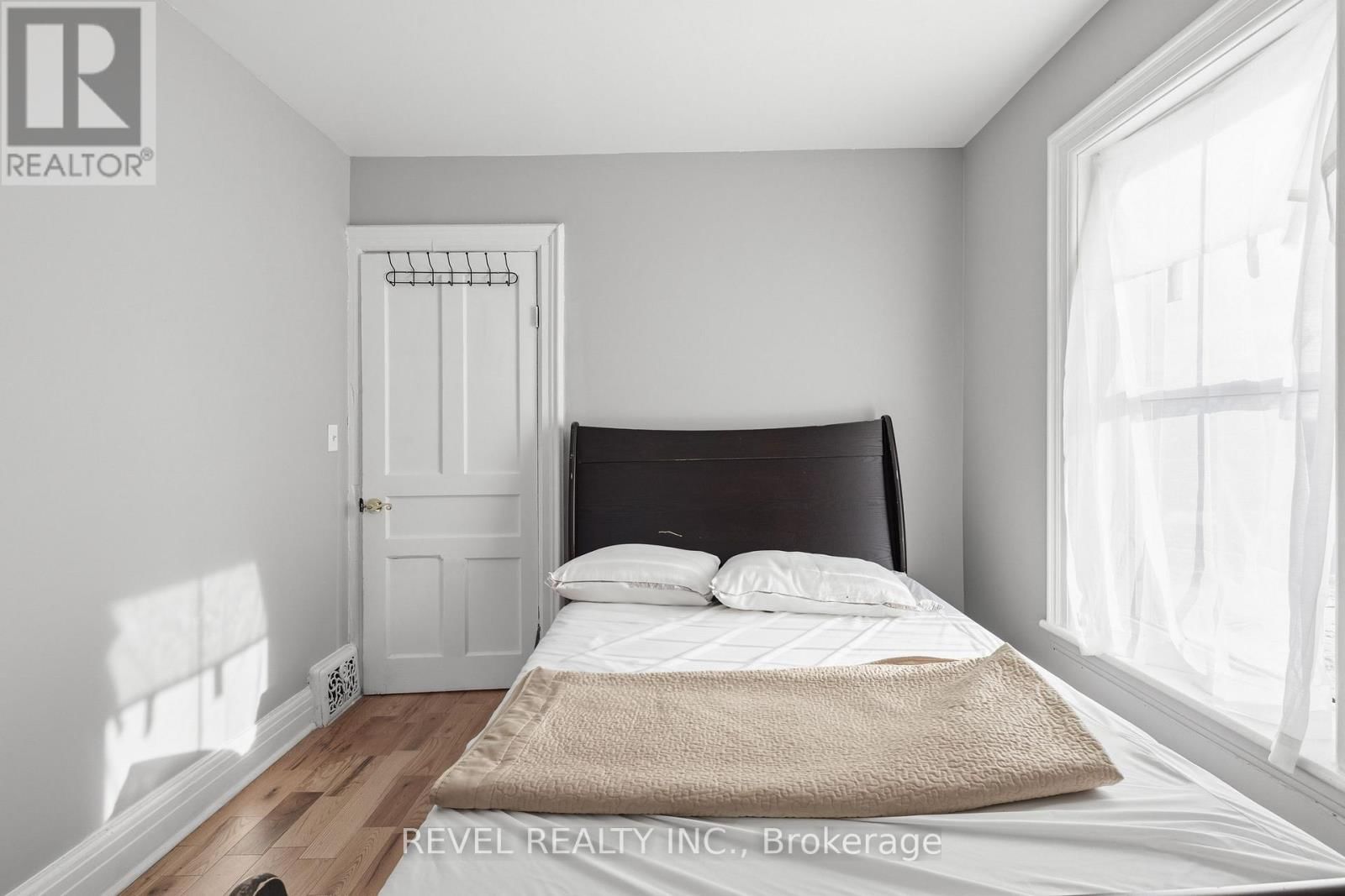 1804 STURGEON ROAD Image 32