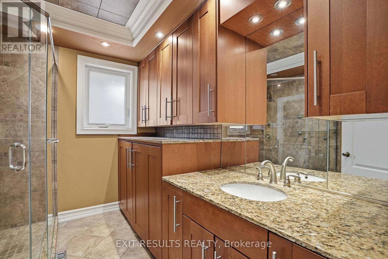 72 MAIN STREET Image 13