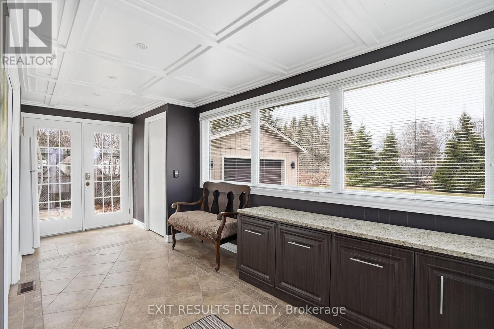 72 MAIN STREET Image 4