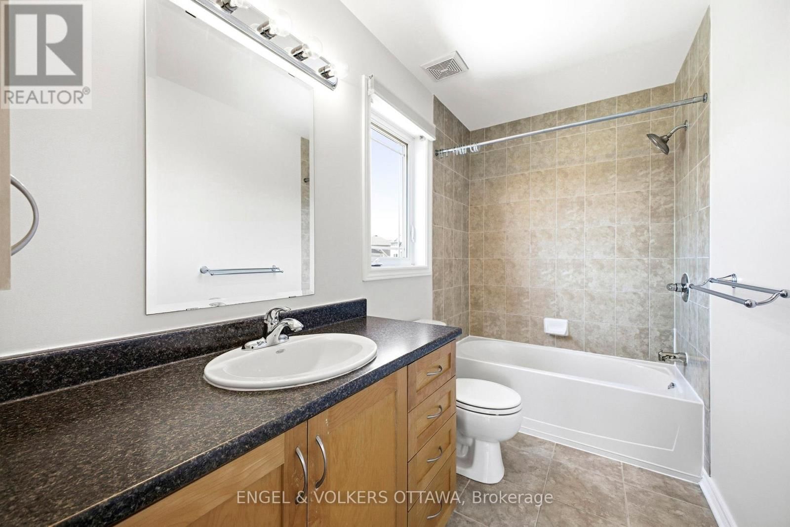 234 BRANTHAVEN STREET Image 12