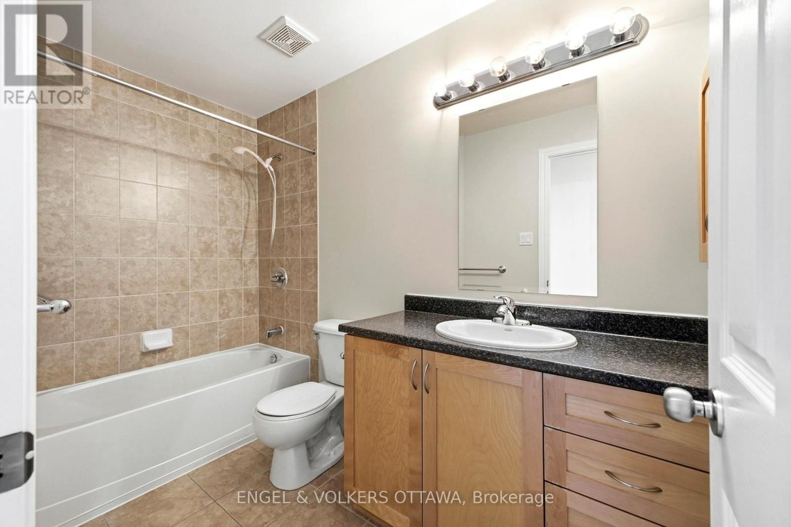 234 BRANTHAVEN STREET Image 13