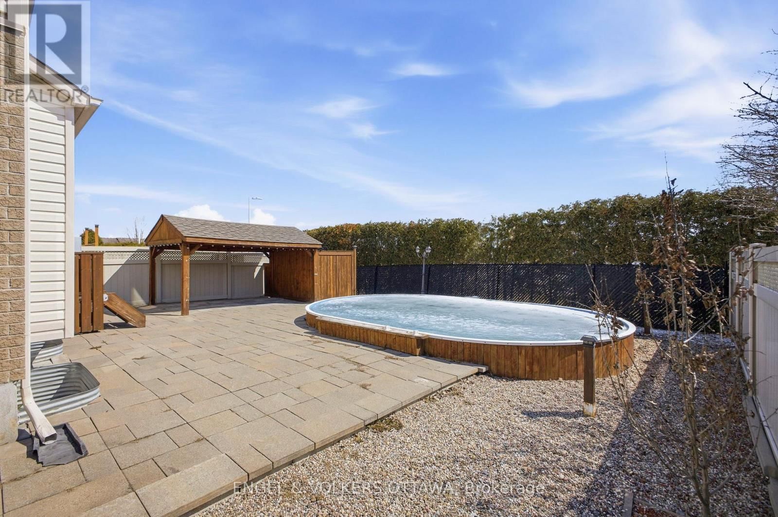 234 BRANTHAVEN STREET Image 18