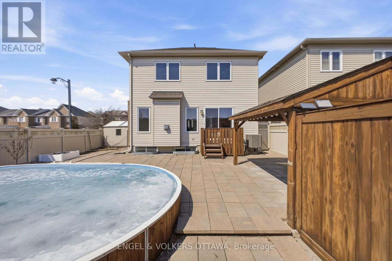 234 BRANTHAVEN STREET Image 19