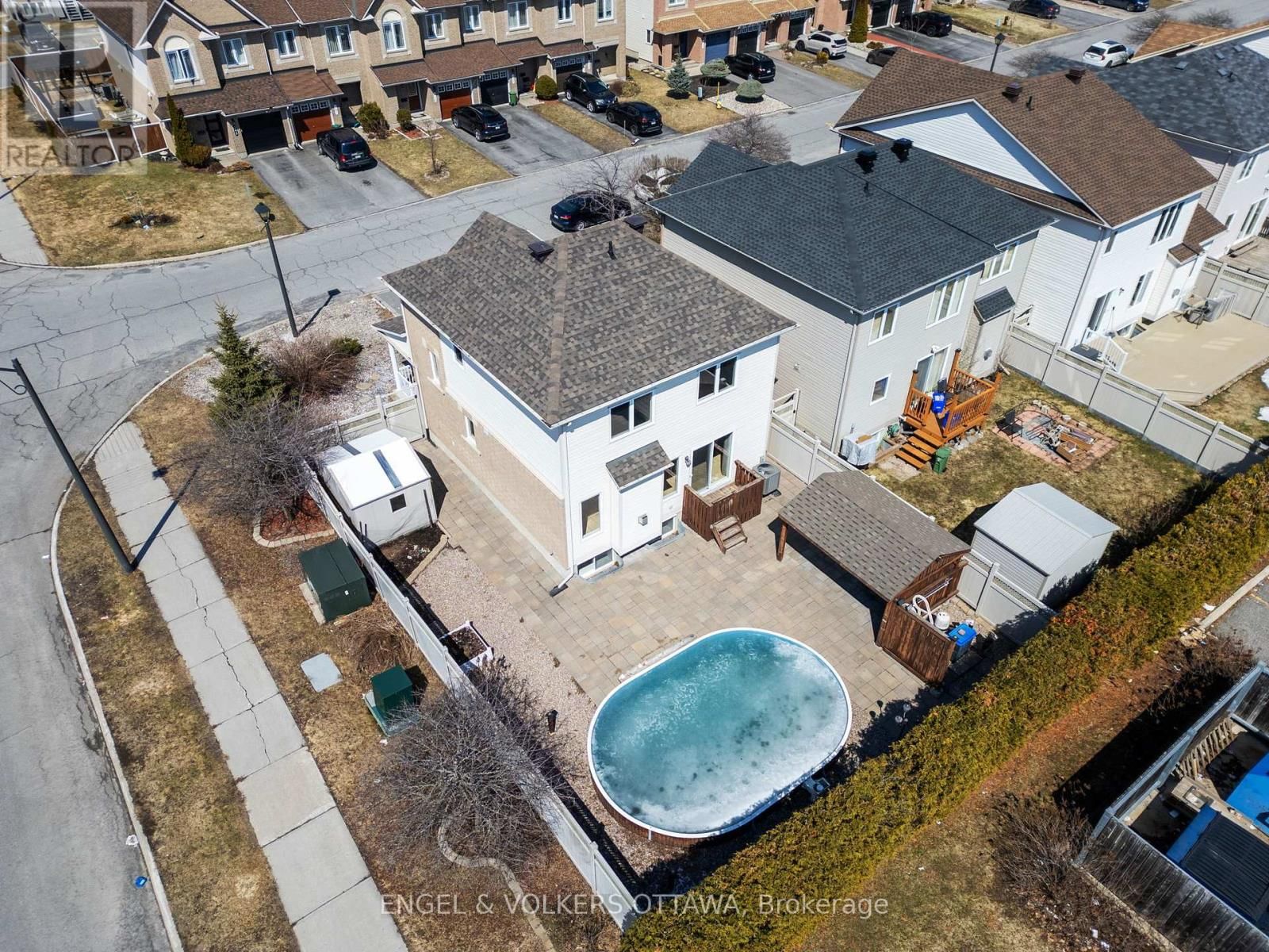 234 BRANTHAVEN STREET Image 26