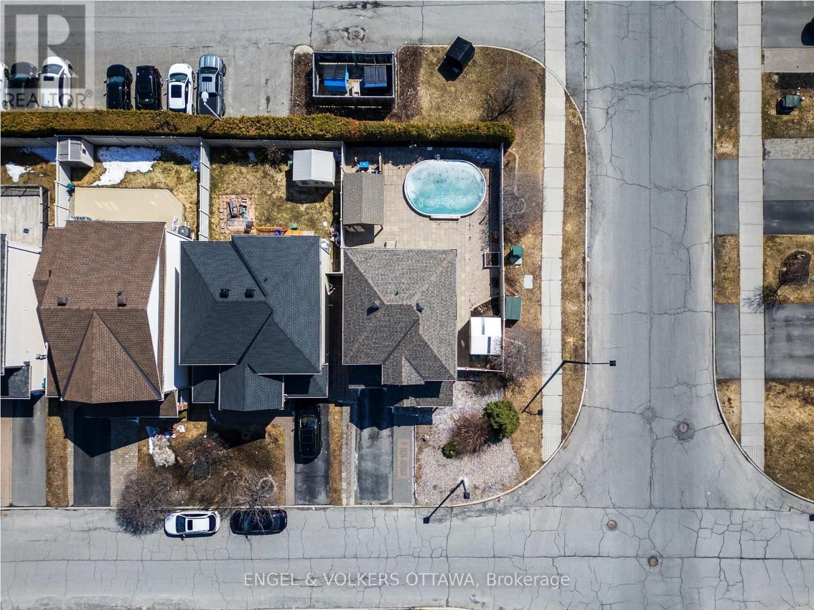 234 BRANTHAVEN STREET Image 28