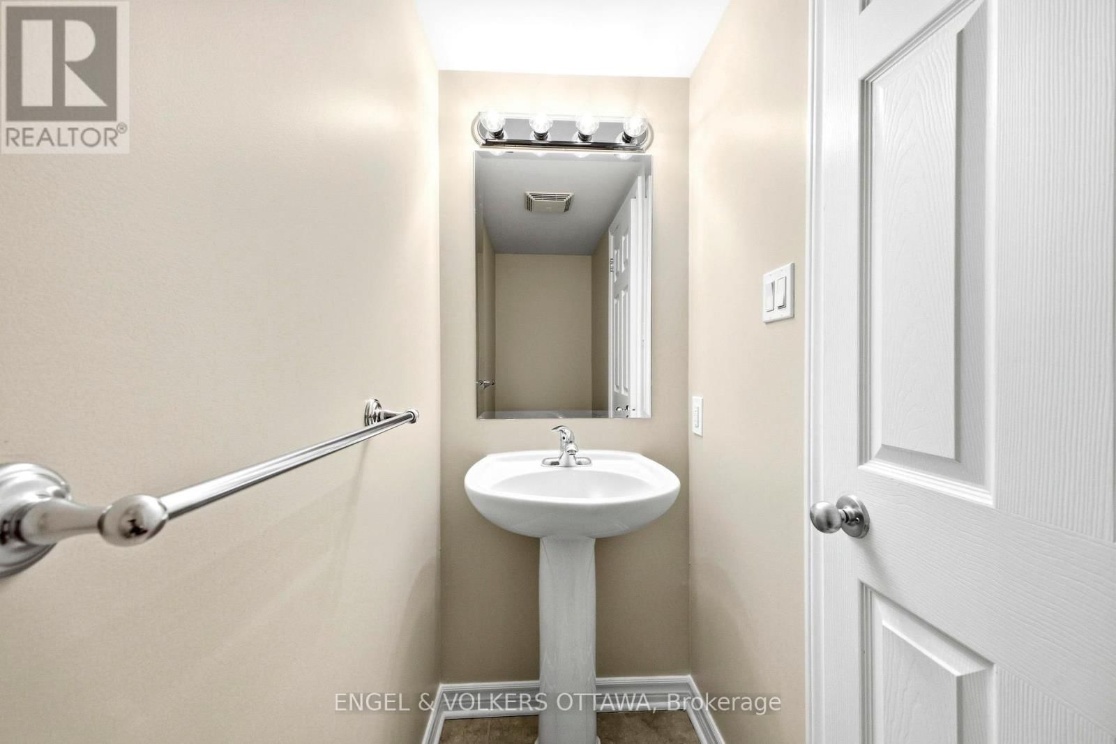 234 BRANTHAVEN STREET Image 5