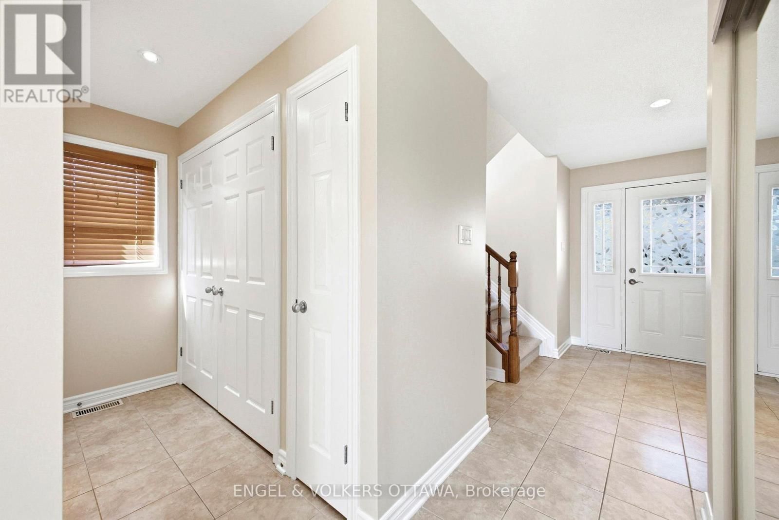 234 BRANTHAVEN STREET Image 6