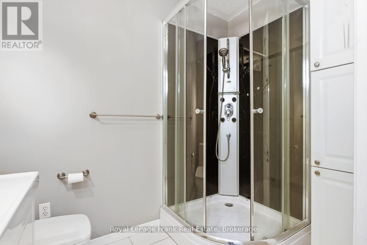 284 ROCKINGHAM COURT Image 19