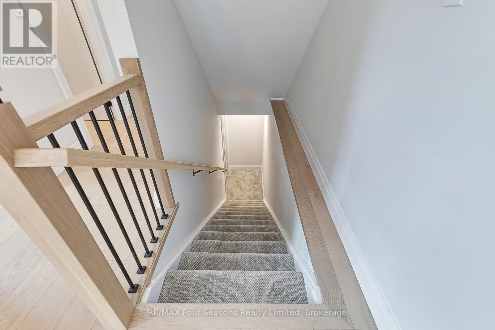 7 BOYNTON COURT Image 35