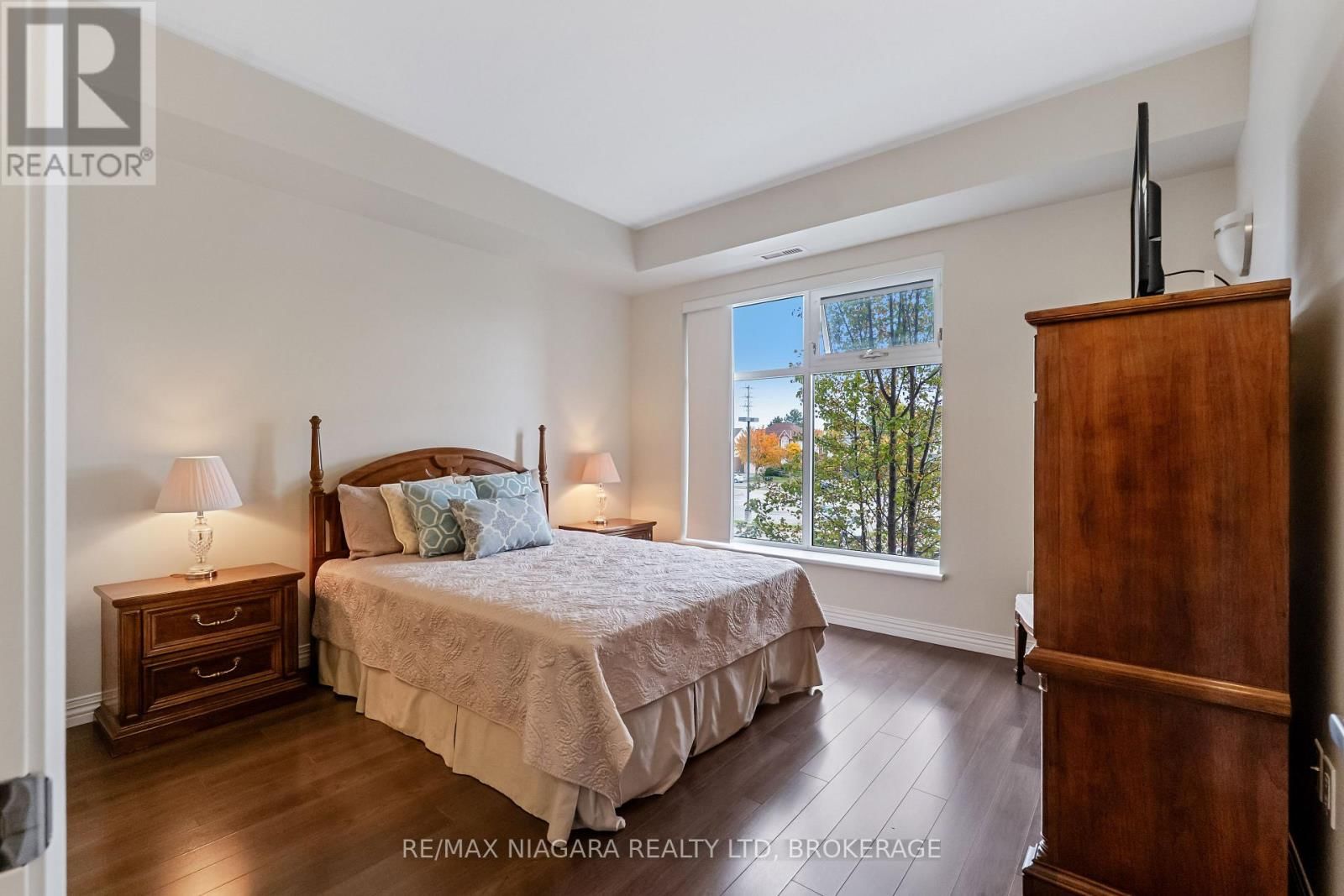 202 - 141 VANSICKLE ROAD Image 11