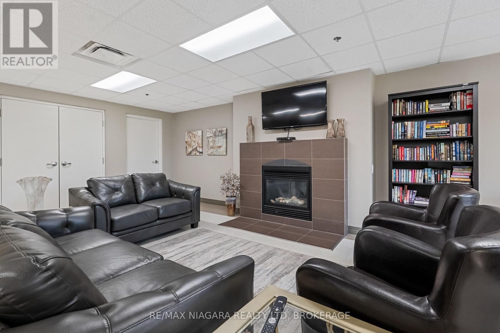 202 - 141 VANSICKLE ROAD Image 24