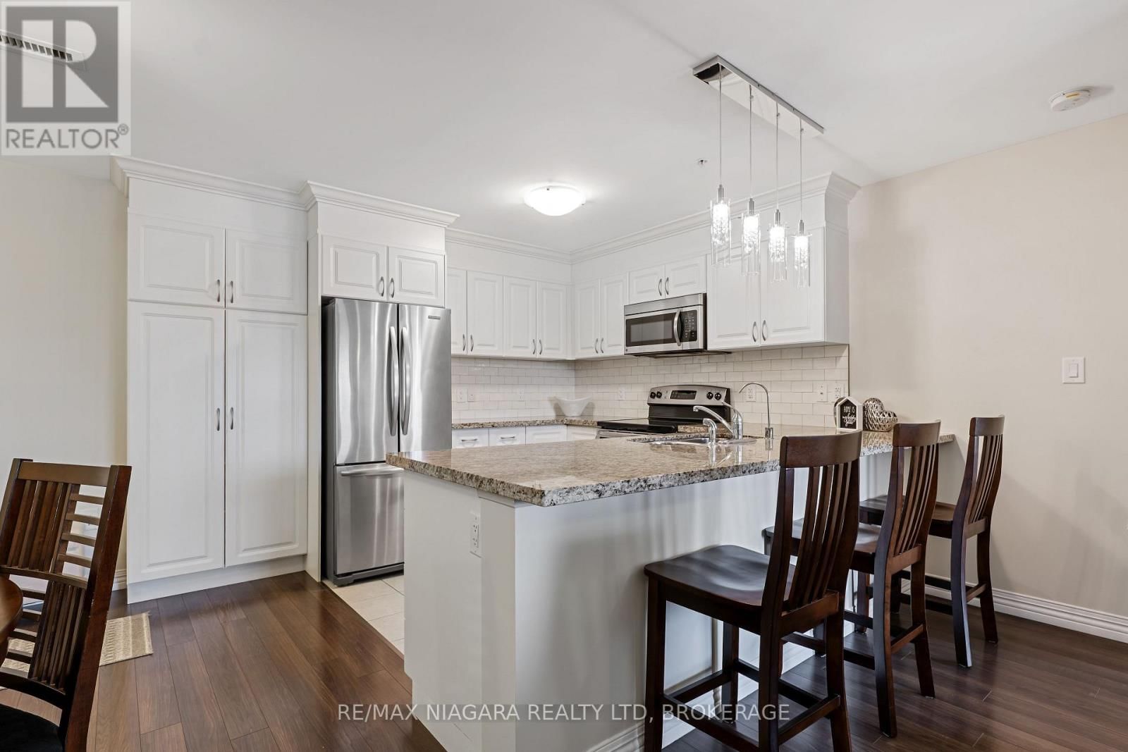 202 - 141 VANSICKLE ROAD Image 8