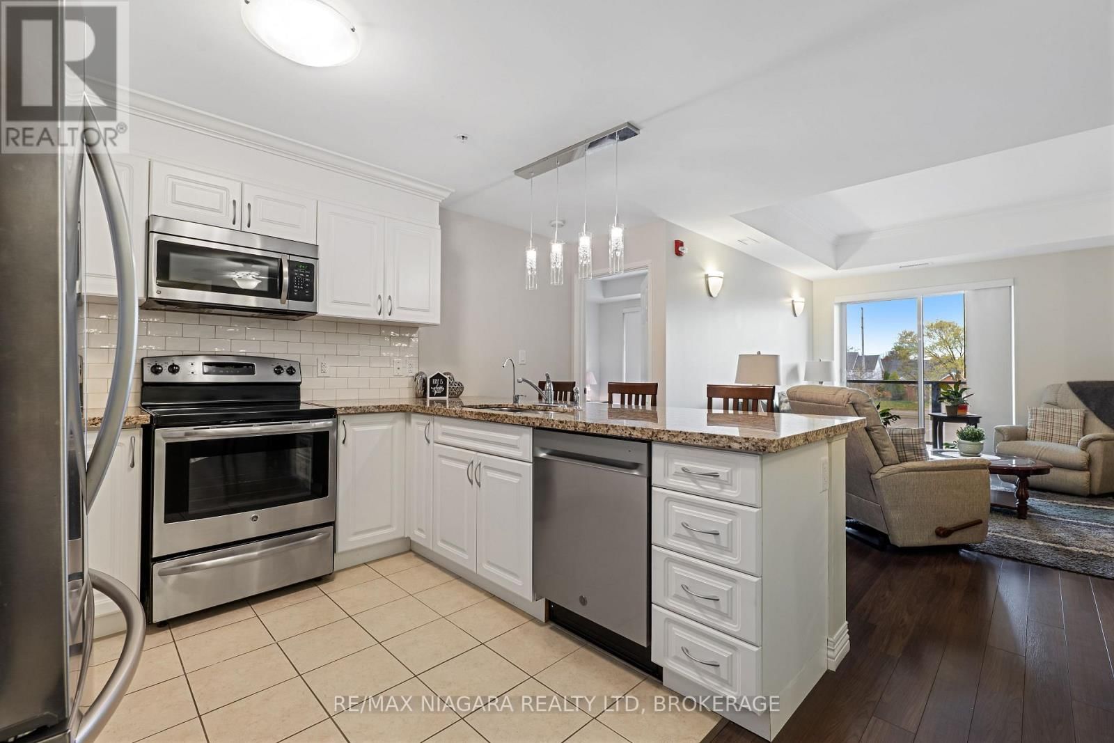 202 - 141 VANSICKLE ROAD Image 9