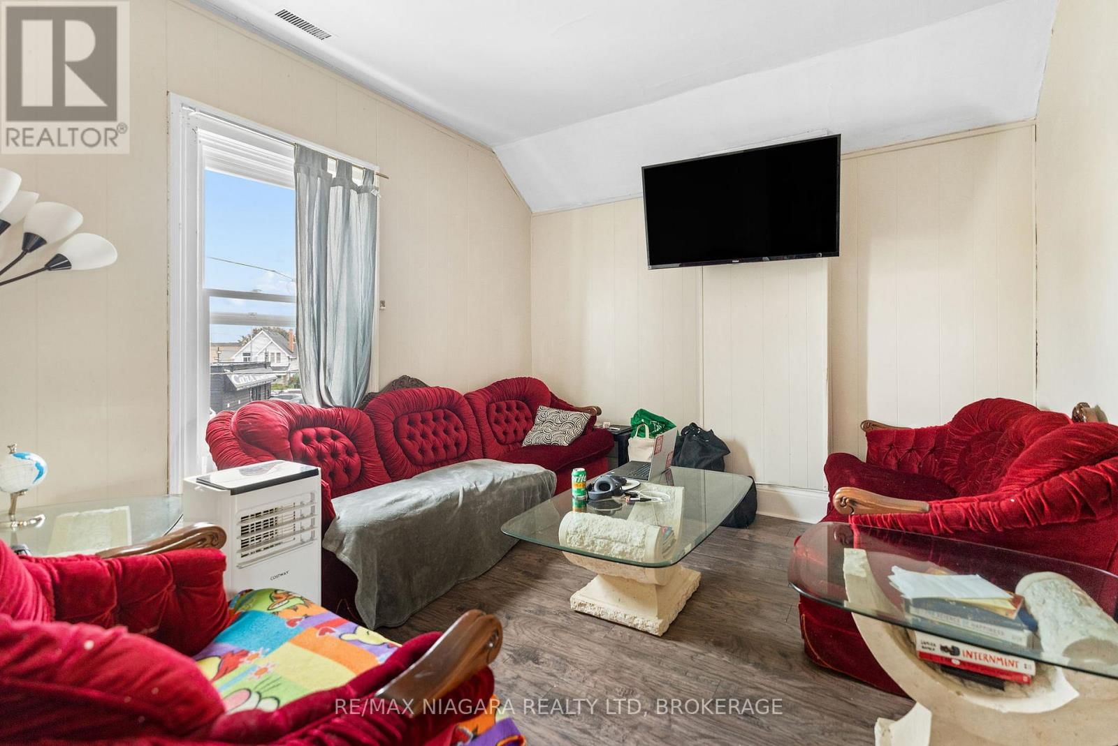 20 NIAGARA STREET Image 10