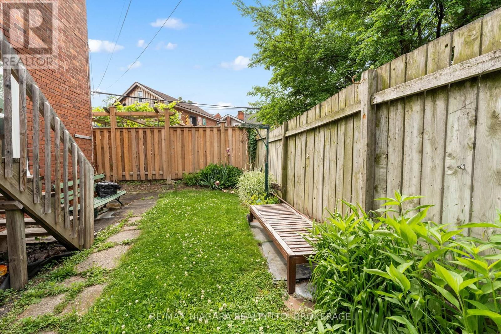 20 NIAGARA STREET Image 16