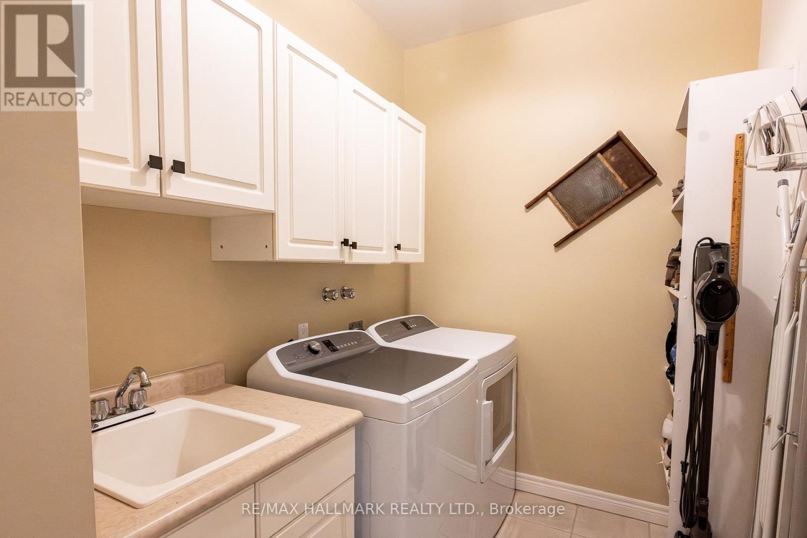 12 FAIRWAY LANE Image 12