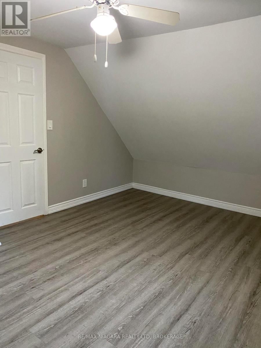 42 VINE STREET Image 13