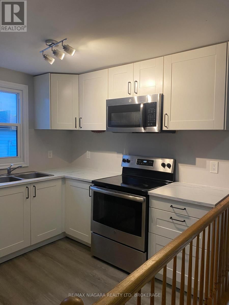 42 VINE STREET Image 20