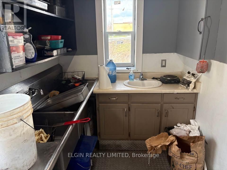 1030 TALBOT STREET Image 7