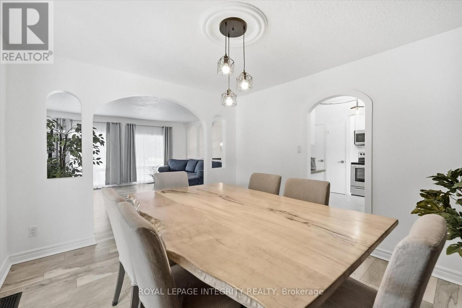 416 CLARENCE CAMBRIDGE ROAD Image 12