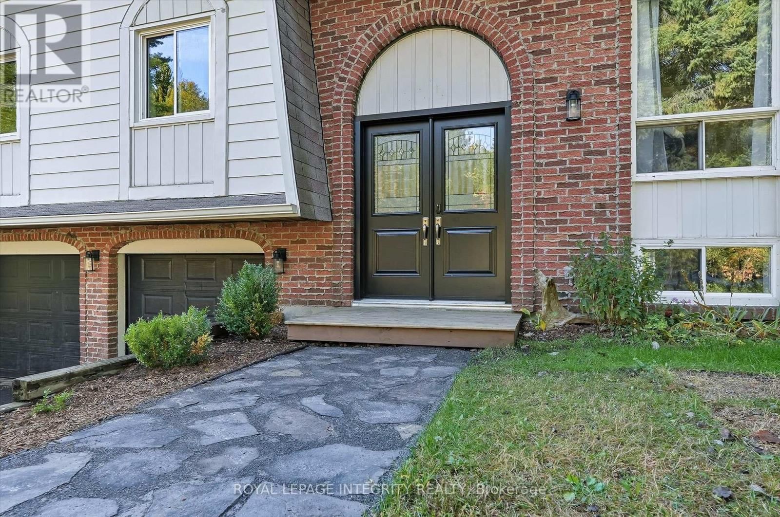 416 CLARENCE CAMBRIDGE ROAD Image 3