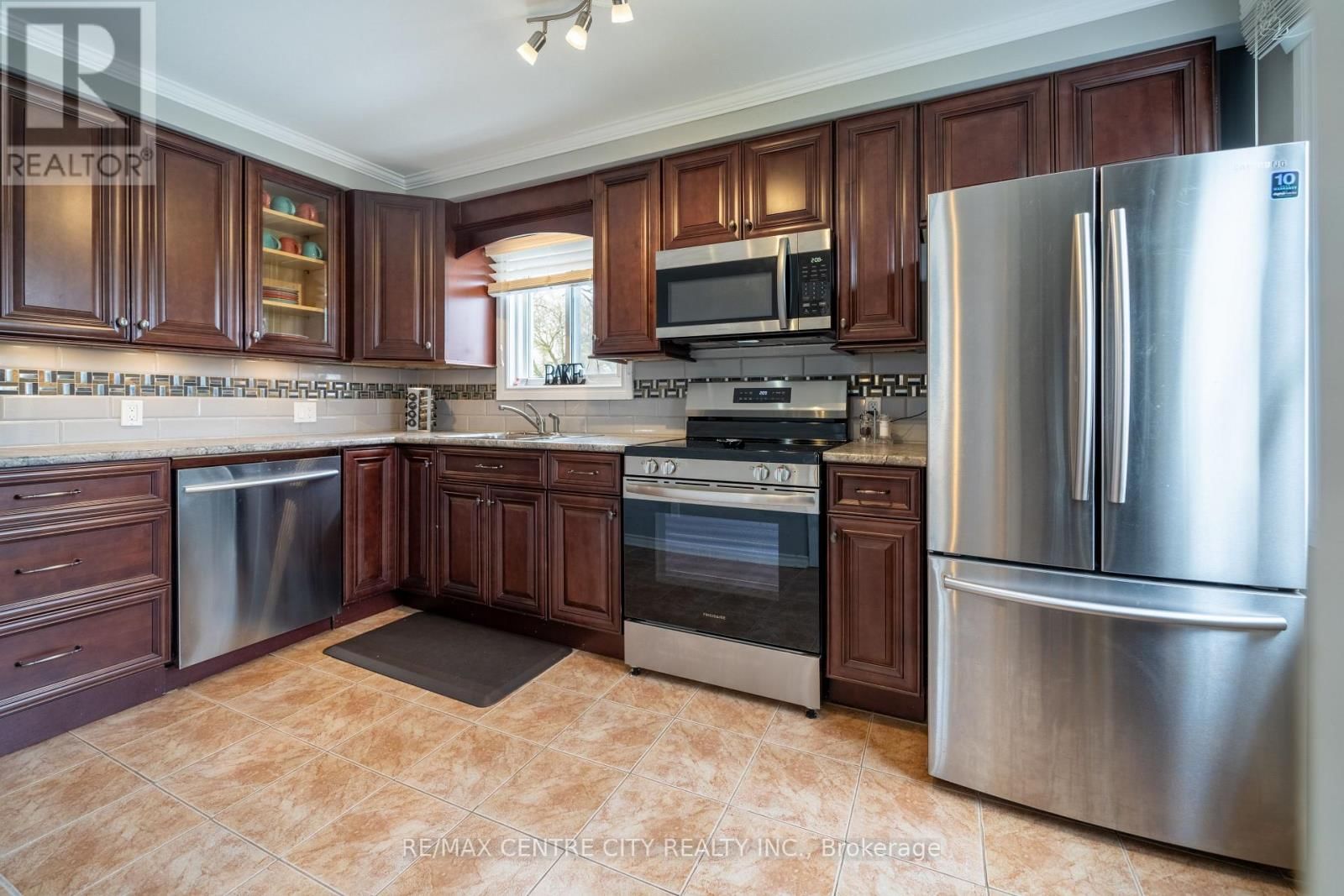 785 STRAND STREET Image 13