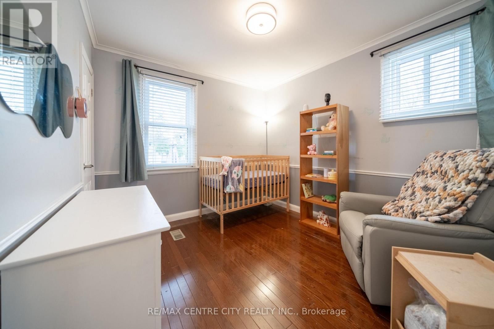 785 STRAND STREET Image 15