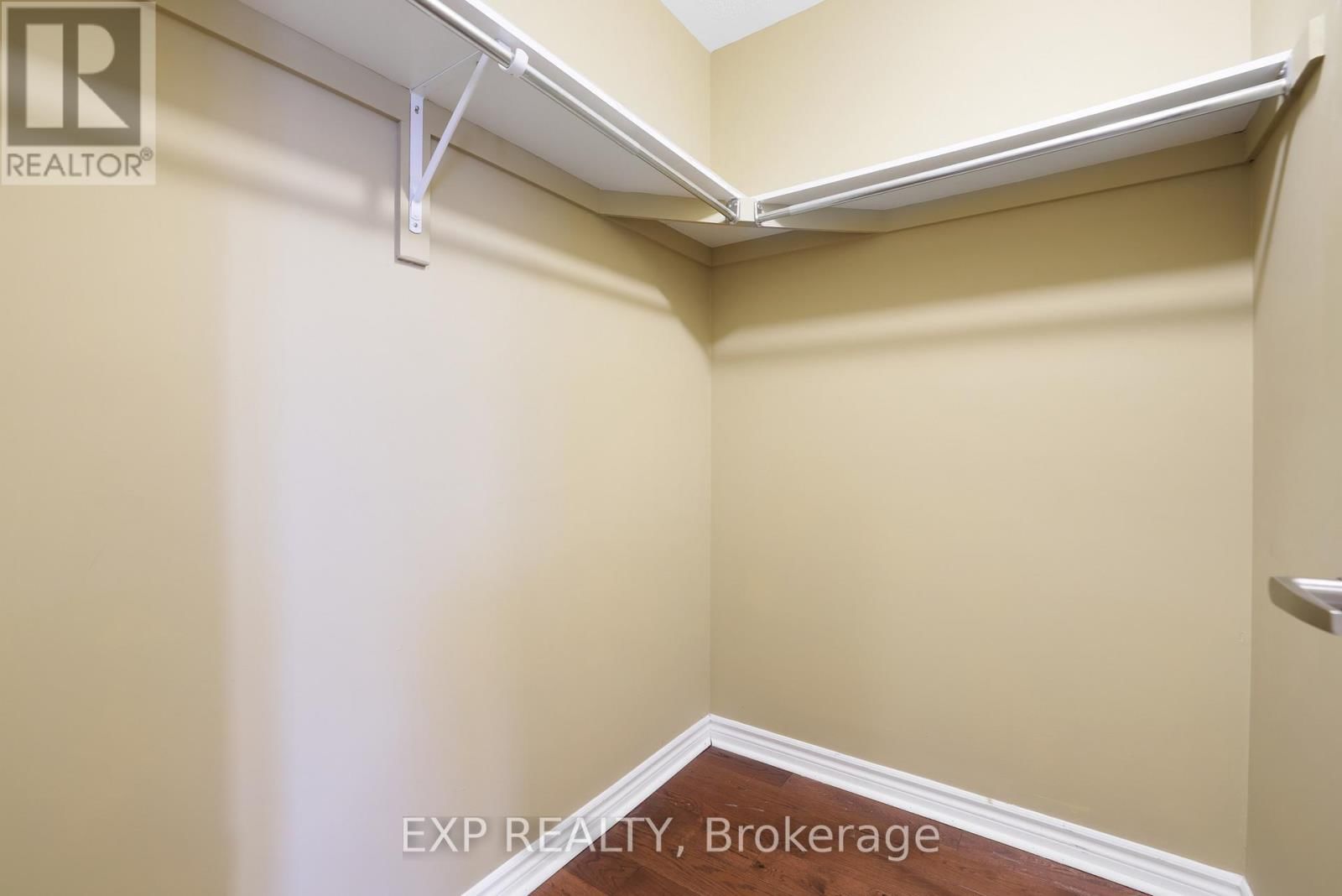 210 RIVERTREE STREET Image 15