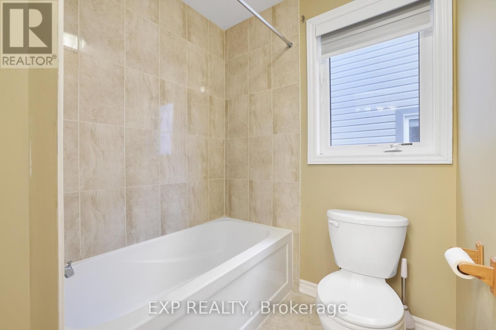 210 RIVERTREE STREET Image 19