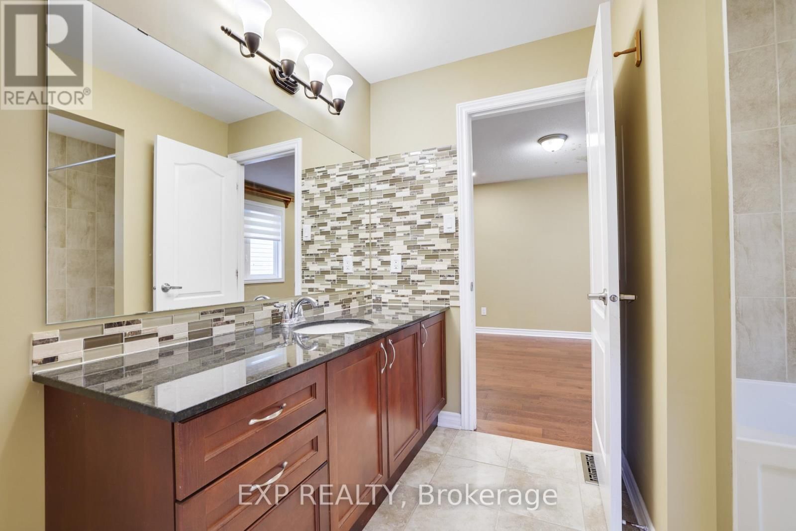 210 RIVERTREE STREET Image 20