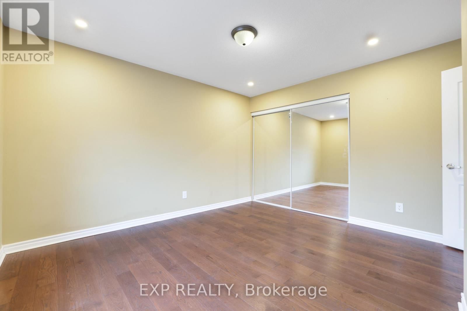 210 RIVERTREE STREET Image 24