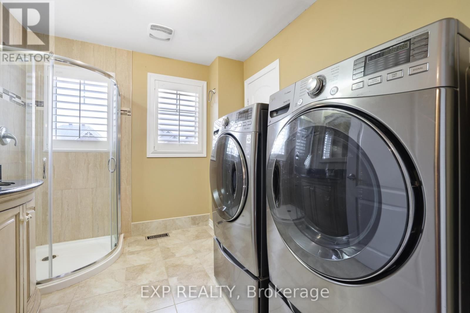 210 RIVERTREE STREET Image 25