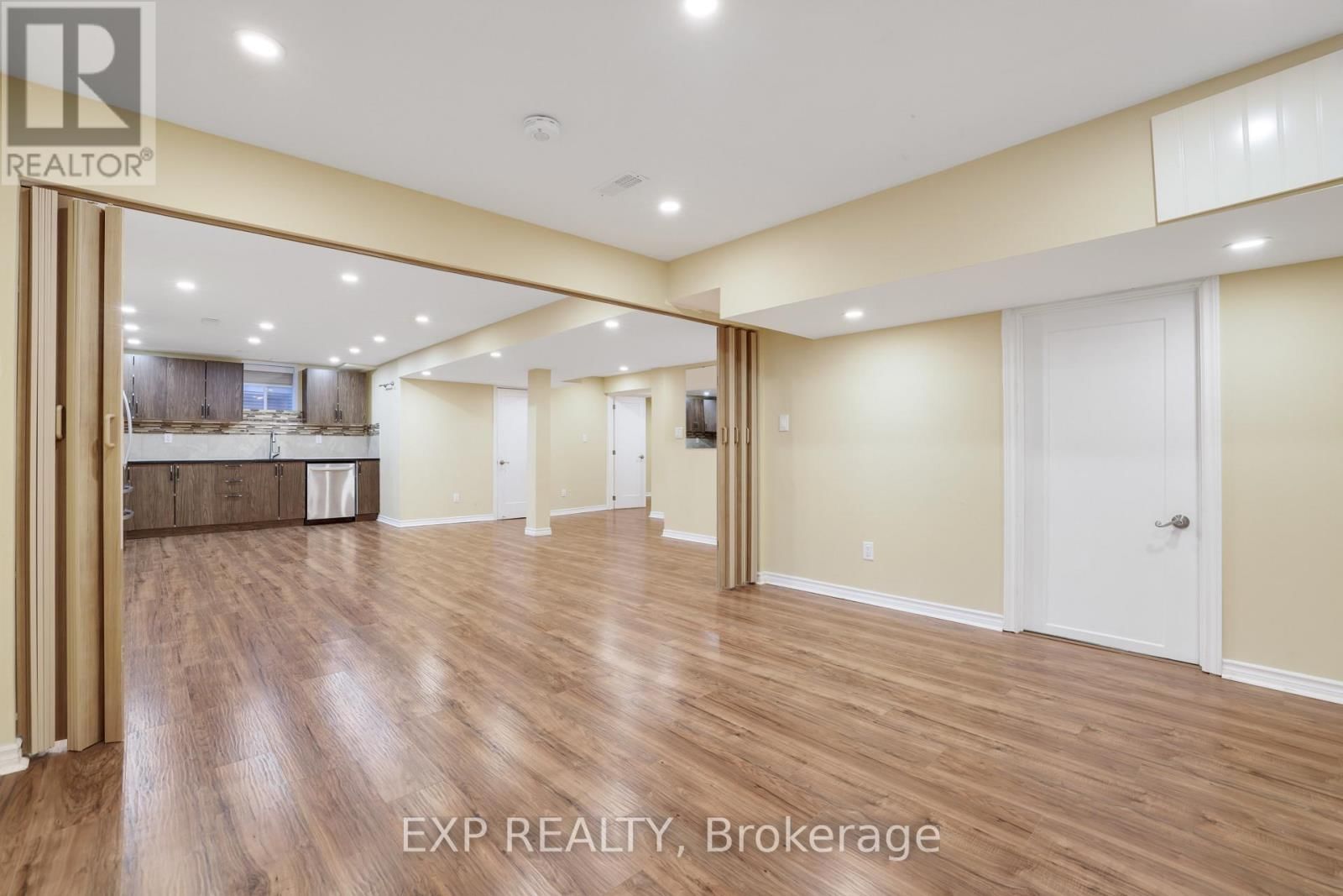 210 RIVERTREE STREET Image 36