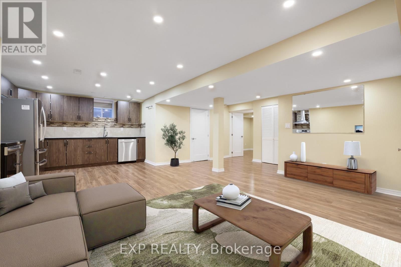 210 RIVERTREE STREET Image 37