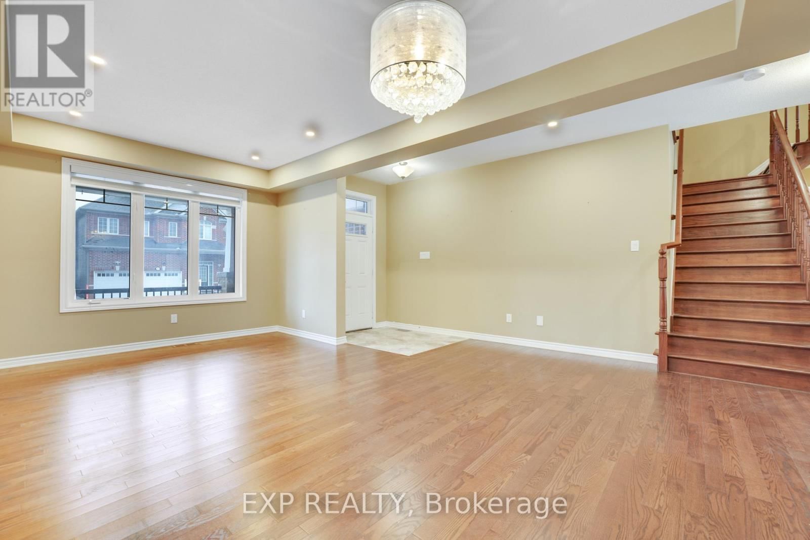 210 RIVERTREE STREET Image 4