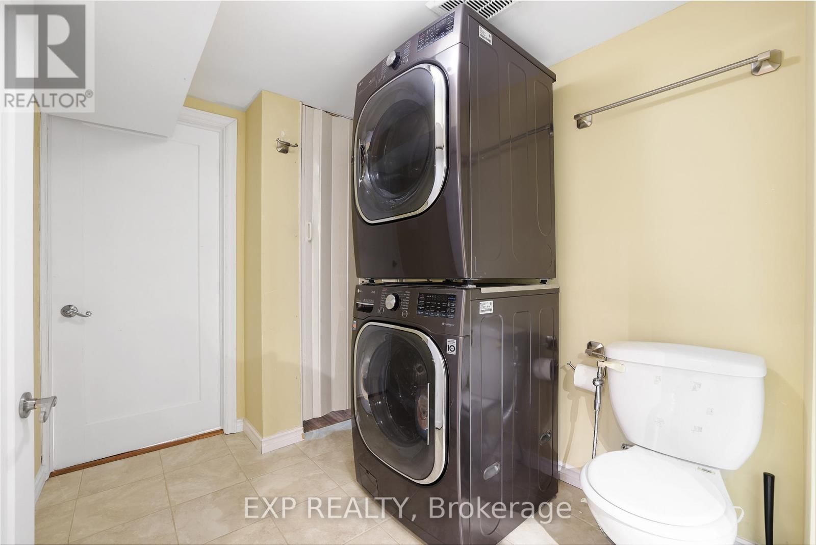 210 RIVERTREE STREET Image 44