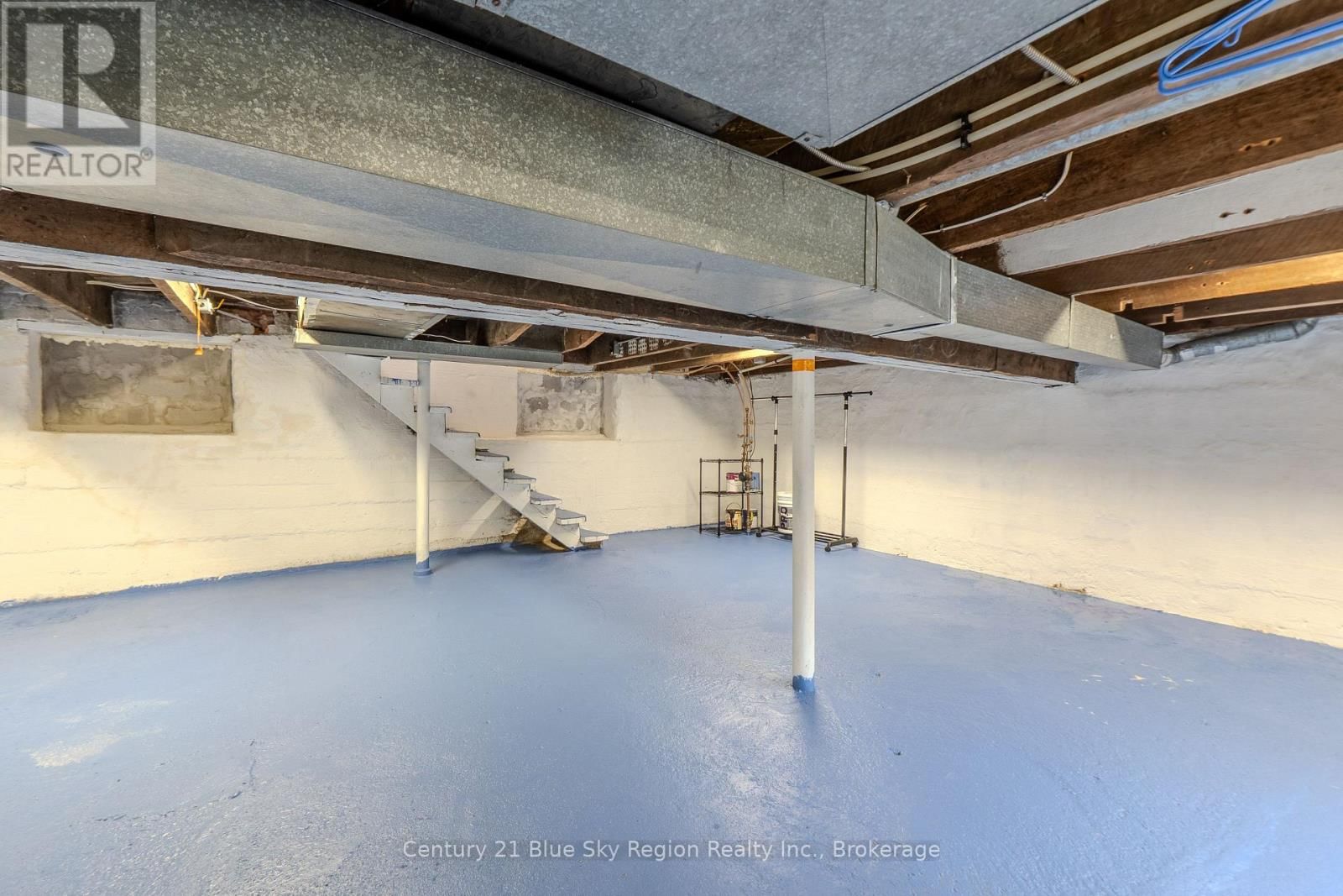 647 DOUGLAS STREET Image 34