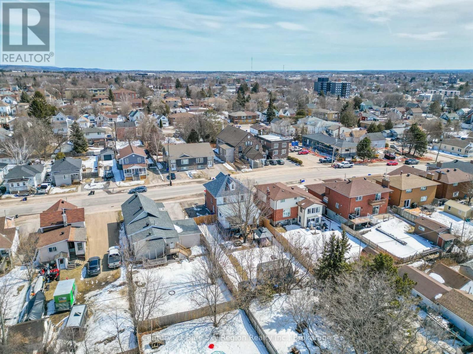 647 DOUGLAS STREET Image 46