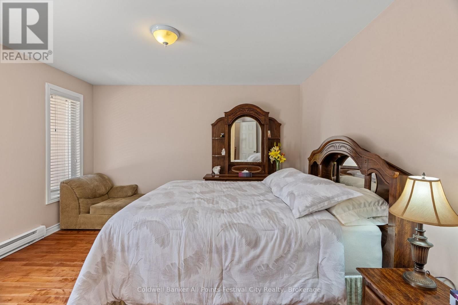 207 BIRCH CRESCENT Image 16