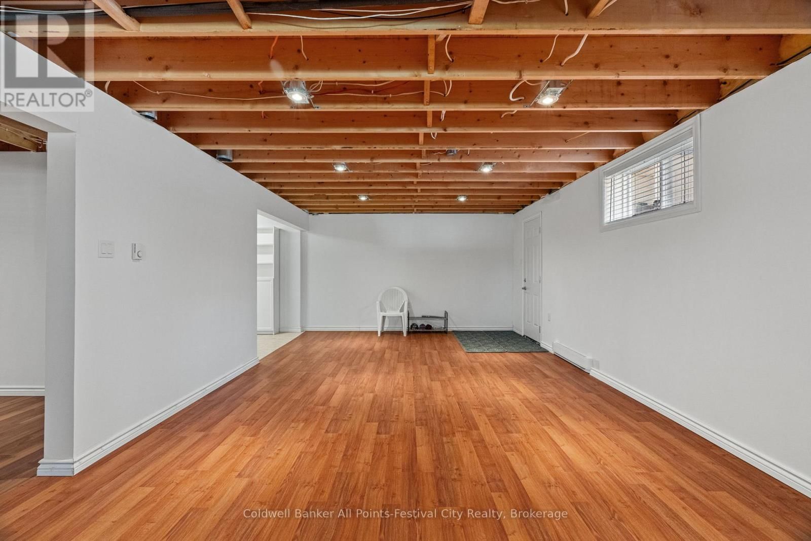 207 BIRCH CRESCENT Image 33