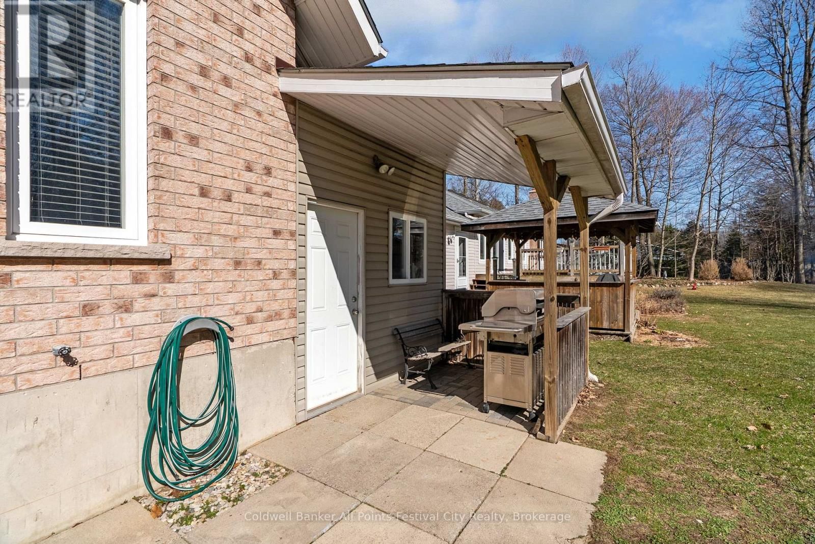 207 BIRCH CRESCENT Image 41